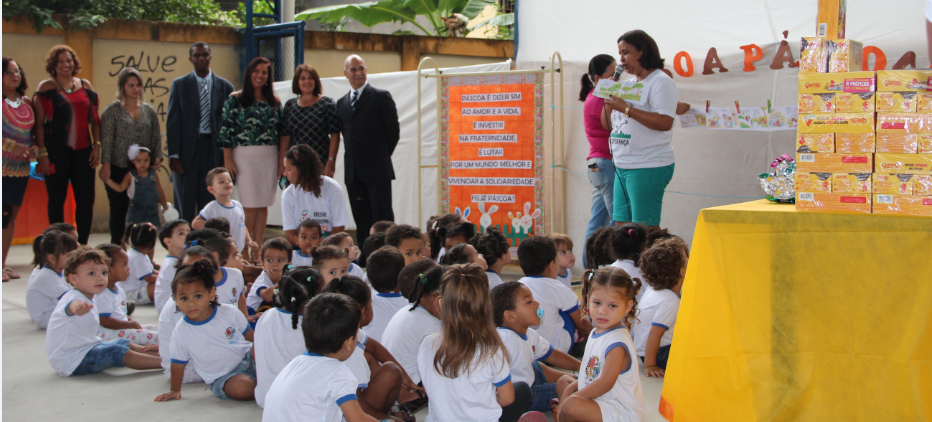 OAB de Barra Mansa entrega chocolates para crianças da Creche Nova Esperança
