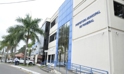 Prefeitura de Pinheiral paga segunda parcela do 13º salário