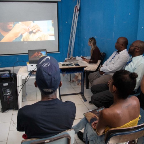BM: Assistidos pelo Centro POP têm manhã de cinema