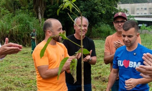 Arborização na Albo Chiesse leva Barra Mansa à marca de 400 mudas plantadas