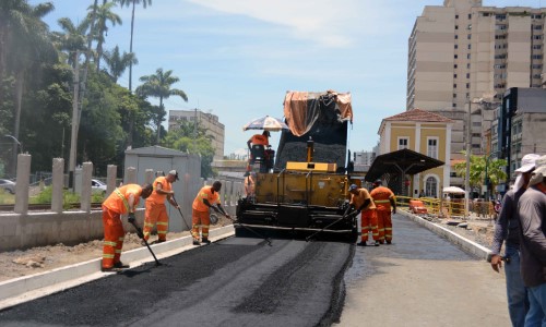 Pátio de Manobras: Nova avenida recebe pavimentação no Centro de BM