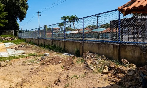 Obras do ginásio poliesportivo do Centro de Pinheiral seguem em andamento