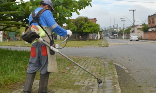 Porto Real realiza mutirão de limpeza em diversos locais da cidade