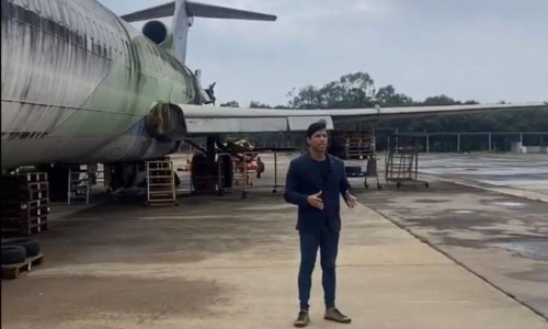 Prefeito de Barra do Piraí vistoria desmontagem de avião do metaverso no Galeão