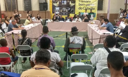 Sessão Itinerante da Câmara Municipal de VR no bairro Água Limpa atrai centenas de moradores
