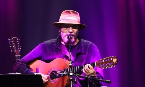 Almir Sater Retorna ao Palco do Teatro General Leônidas após 5 Anos