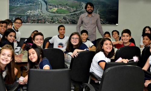 Prefeito de VR responde a perguntas de alunos do Ensino Fundamental