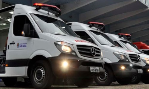 Prefeito de BM entrega novas ambulâncias ao sistema de Saúde BM 