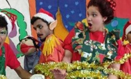 Natal invade palco do Grebal, em Barra Mansa, com teatro da Cia Granada