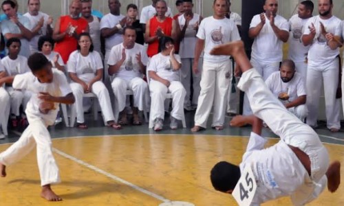 85 alunos de Itatiaia participaram de batizado de Capoeira no último fim de semana