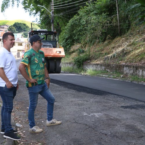 Prefeito de BM acompanha obras de pavimentação na Vila Ursulino