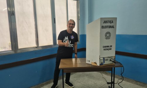 Coronel Henrique vota em Volta Redonda confiante na vitória e destaca campanha pautada em propostas