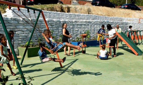 Moradores do bairro Três Poços ganham espaço de lazer em comemoração aos 69 anos de Volta Redonda