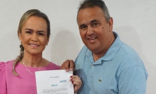 Guto Nader e Daniela do Waguinho assinam carta-compromisso para criação de Centros de Referência ao Renal Crônico