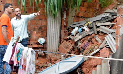 Prefeitura de Volta Redonda fiscaliza imóveis atingidos pela chuva no final de semana