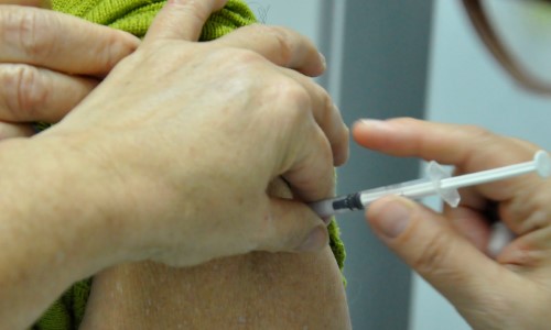 Pinheiral imuniza pessoas a partir de 6 meses de idade contra a Influenza
