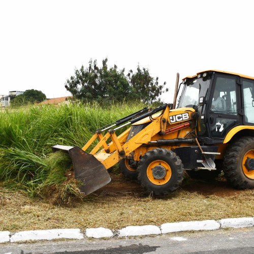 Prefeitura de Resende passa a ter autorização para  limpar terrenos abandonados e cobrar serviço de proprietários