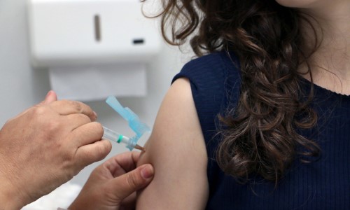 Barra Mansa amplia vacinação contra influenza para crianças entre seis meses e 10 anos