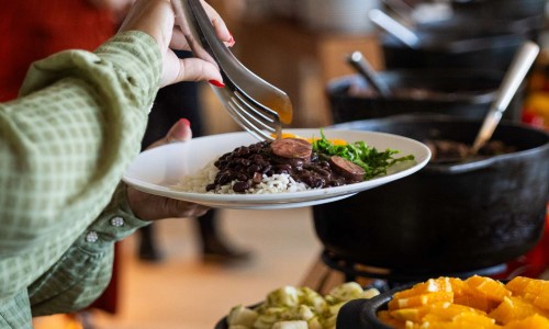 RJ: Hotel Nacional traz programação especial com feijoada e samba para o feriado de São Jorge em São Conrado