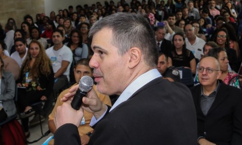 Projeto do deputado Delegado Furtado reuniu cerca de 400 pessoas na CDL-VR
