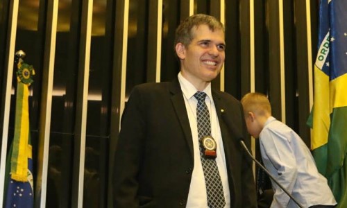 Deputado Delegado Antonio Furtado toma posse em Brasília