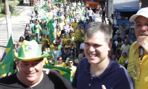 Deputado Federal Delegado Furtado participa de manifestação em favor do Brasil