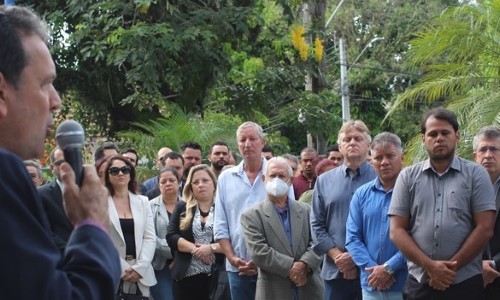 Irineu Nogueira é recepcionado por servidores em seu primeiro dia na Prefeitura de Itatiaia