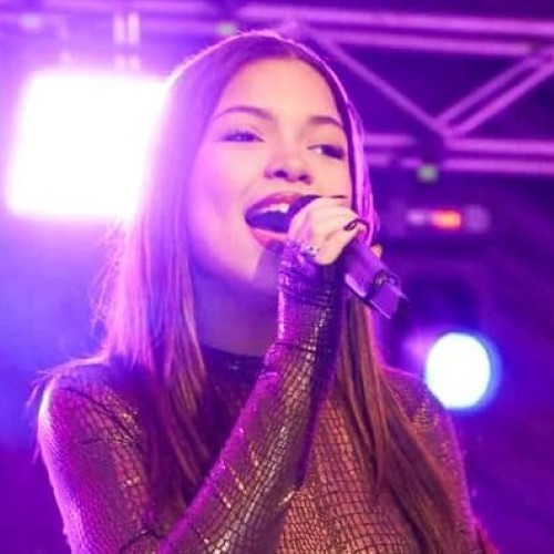Iza Victória: A nova voz do pop brasileiro que conquista também o Sul Fluminense