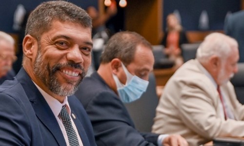 Deputado Jari é coautor de projeto que prevê atendimento especializado para pessoas com autismo