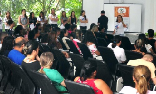 BM: Agentes de Saúde aprendem como montar composteiras domésticas e hortas caseiras