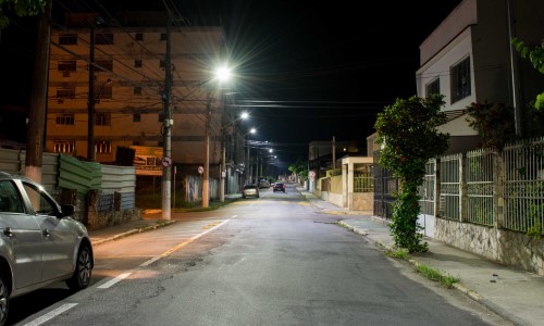 Resende já instalou 10.700 lâmpadas de led