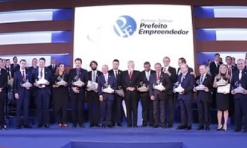 Prêmio Sebrae Prefeito Empreendedor é concedido a 14 dirigentes municipais