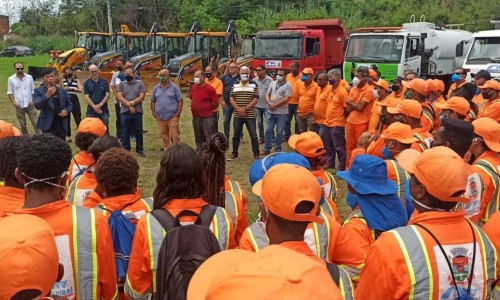 Prefeito de Barra do Piraí dá Ordem de Serviço para início de trabalhos de capina e varrição