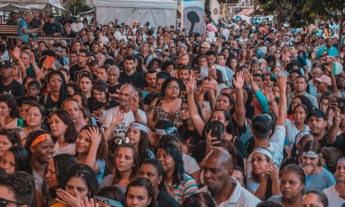 Marcha da Família atrai milhares de pessoas em Volta Redonda