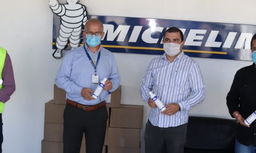 Michelin doa à Prefeitura de Itatiaia cerca de 1,6 mil litros de álcool 70