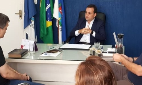 Deputado Delegado Furtado se encontra com prefeitos da região do Vale do Café