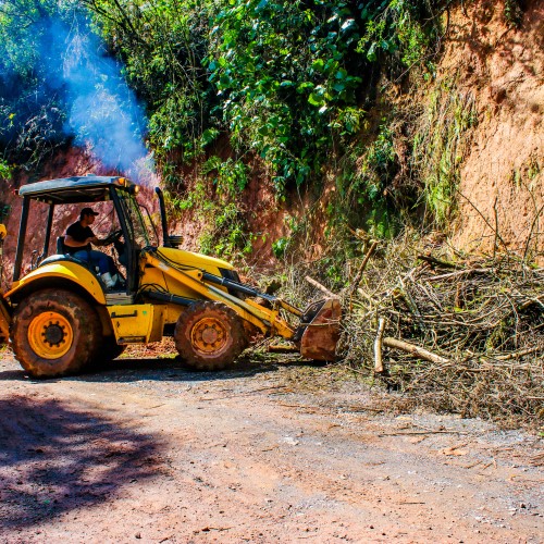 Prefeitura de Resende e DER realizam trabalho de desobstrução na RJ-151