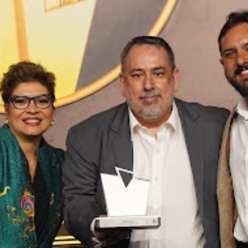 Shopping Park Sul recebe troféu do Prêmio Abrasce pelo projeto Vírgula Hub de Inovação
