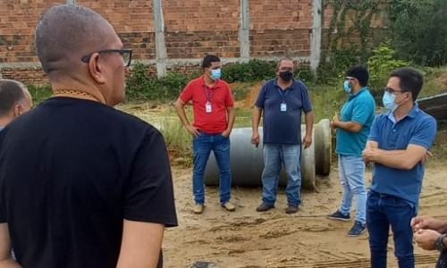 Prefeito de Pinheiral avalia áreas para construção de nova escola no bairro Palmeiras