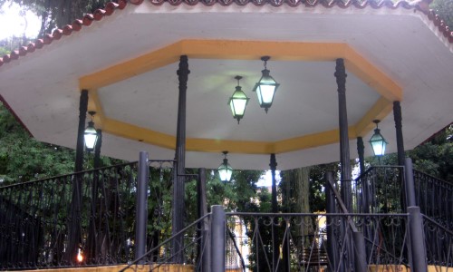 Prefeitura de Barra Mansa troca lâmpadas do Jardim das Preguiças