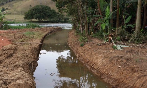   Prefeitura de BM conclui obras de correção do leito do rio na Vila dos Remédios