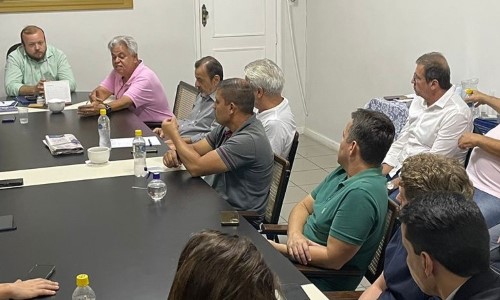 Aciap-BM recebe candidato a prefeito Marcelo Cabeleireiro em reunião executiva