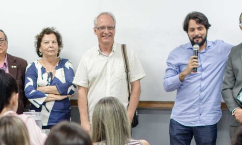 Prefeito de VR participa de homenagem a alunos do UniFOA