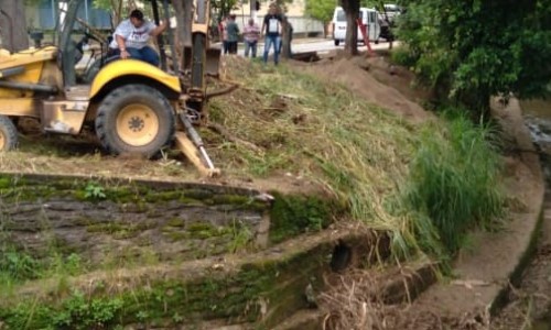 Prefeitura faz força-tarefa para limpeza de bueiros em Volta Redonda