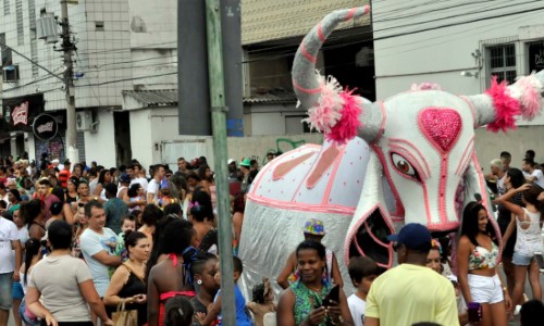 Guarda de BM informa sobre as mudanças no trânsito durante os quatro dias de Carnaval