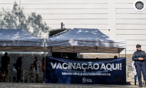 Barra Mansa realizará vacinação contra gripe e covid-19 na Praça da Matriz nesta sexta-feira